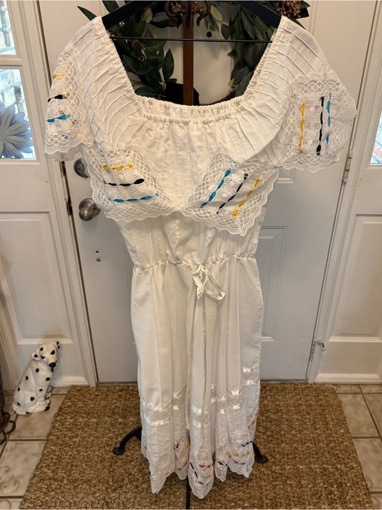 Vintage Dresses & Skirts - Vintage 70s Handmade Mexican Folk Peasant Off The Shoulder Dress w Lace M L